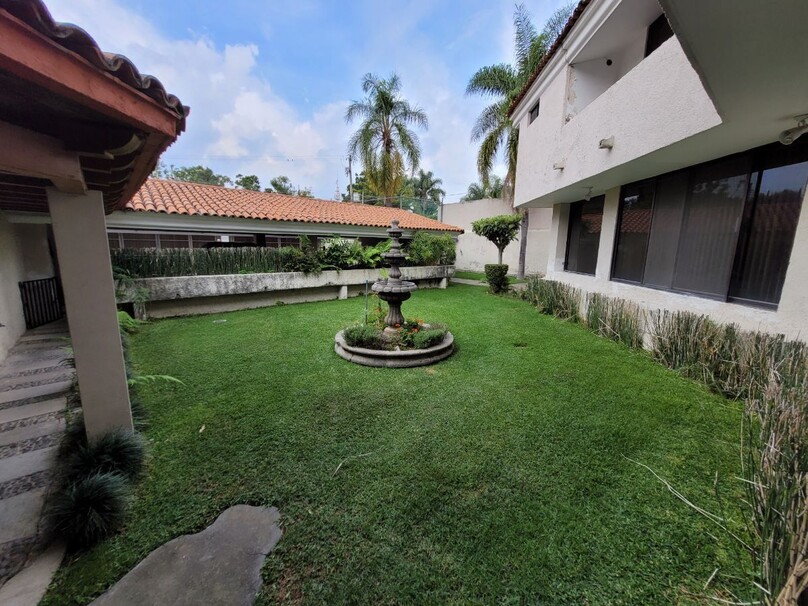 Se vende hermosa casa a precio de terreno en Villa Universitaria
